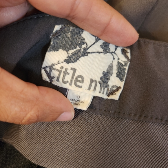 Title nine pants size 8 - Picture 3 of 4